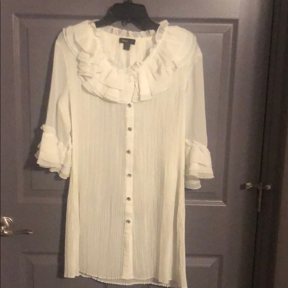 Beautiful dressy top.